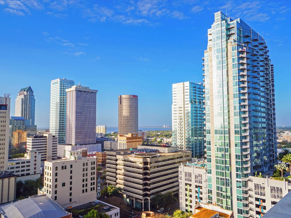 Hotel Flor Tampa Downtown, Tapestry Collection by Hilton — Attractions in the area in Tampa, Florida