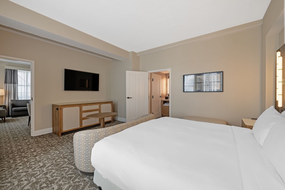 Hotel Flor Tampa Downtown, Tapestry Collection by Hilton — Hotel rooms in Tampa, Florida