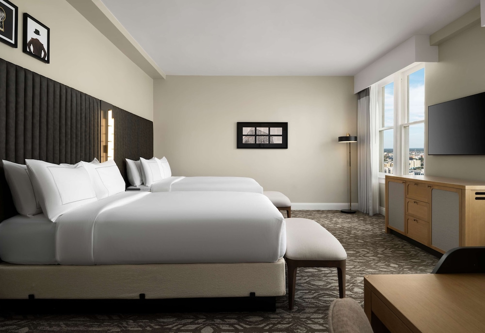 Hotel Flor Tampa Downtown, Tapestry Collection by Hilton — Hotel rooms in Tampa, Florida