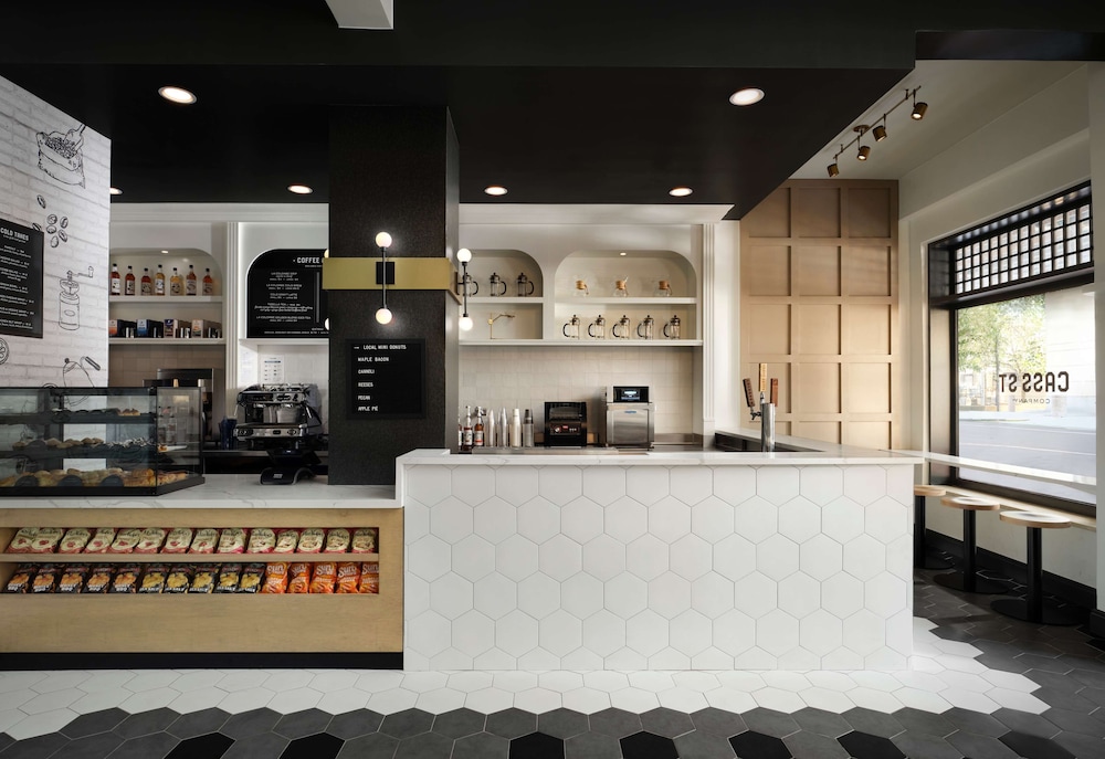 Hotel Flor Tampa Downtown, Tapestry Collection by Hilton — Restaurant & bars in Tampa, Florida
