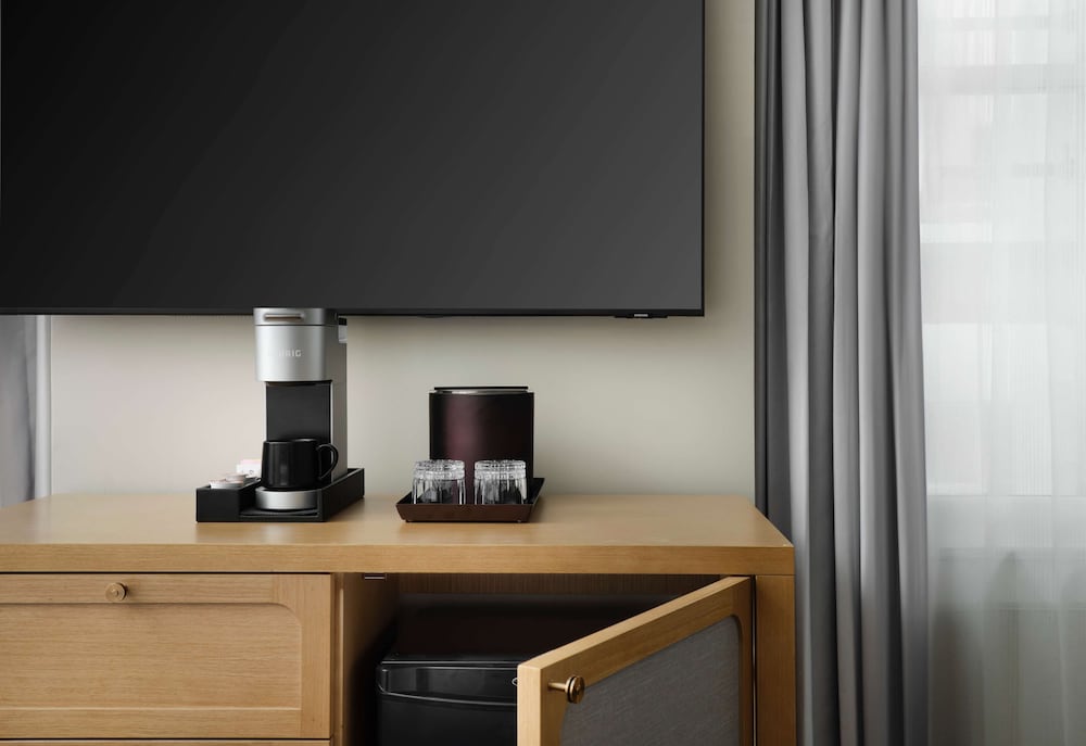 Hotel Flor Tampa Downtown, Tapestry Collection by Hilton — Hotel rooms in Tampa, Florida
