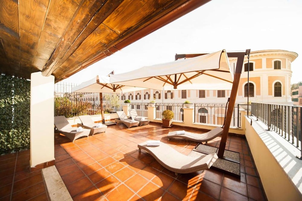 Relais Trevi 95 Boutique Hotel — Hotel building in Rome, Lazio