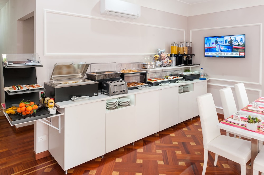 Relais Trevi 95 Boutique Hotel — Restaurant & bars in Rome, Lazio