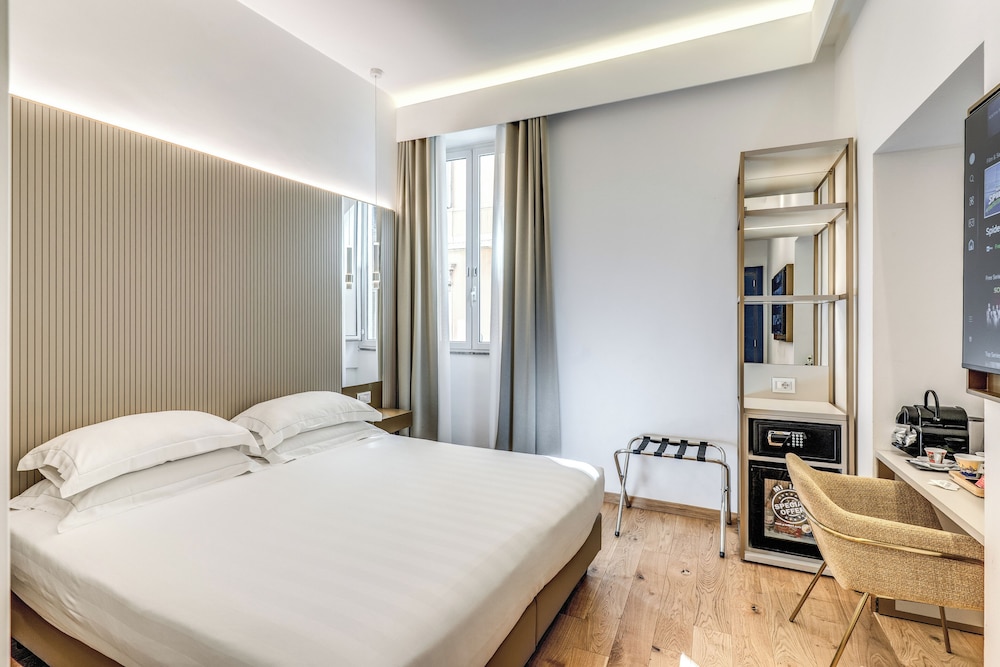 Relais Trevi 95 Boutique Hotel — Hotel rooms in Rome, Lazio
