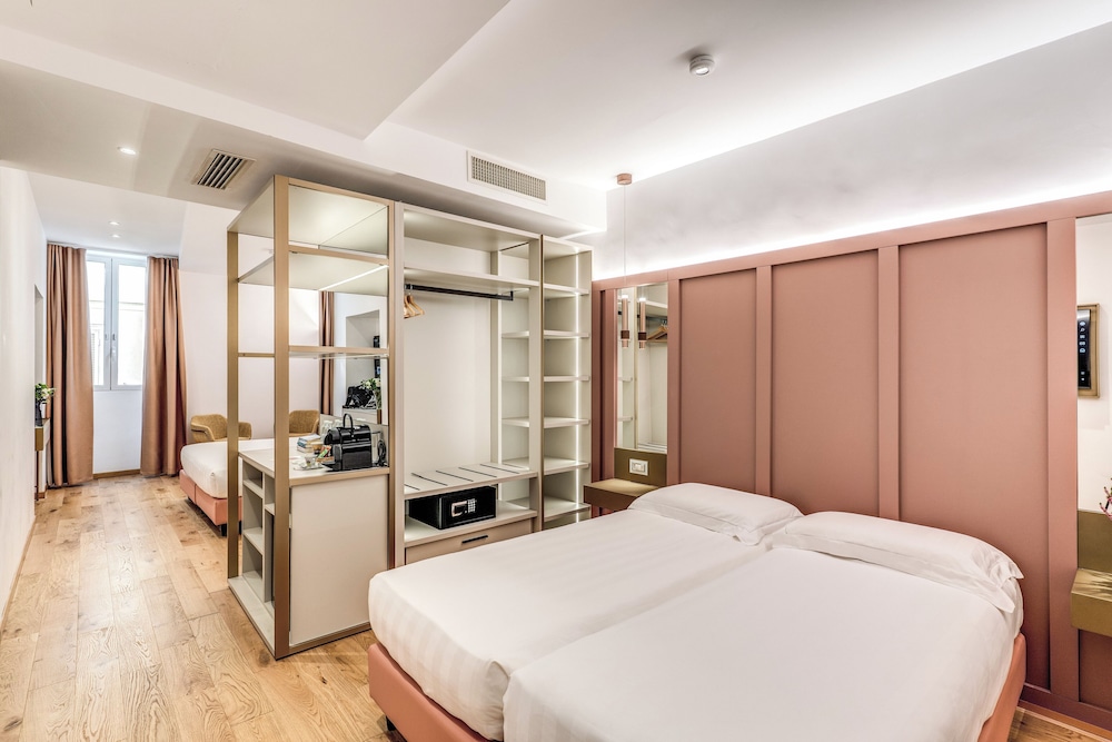 Relais Trevi 95 Boutique Hotel — Hotel rooms in Rome, Lazio