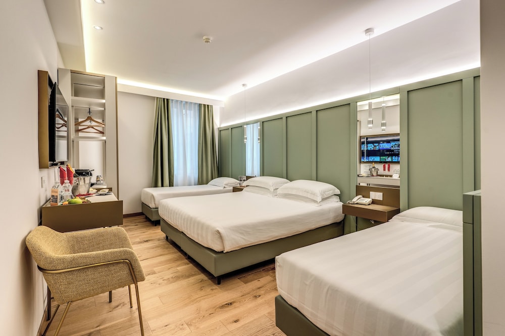 Relais Trevi 95 Boutique Hotel — Hotel rooms in Rome, Lazio