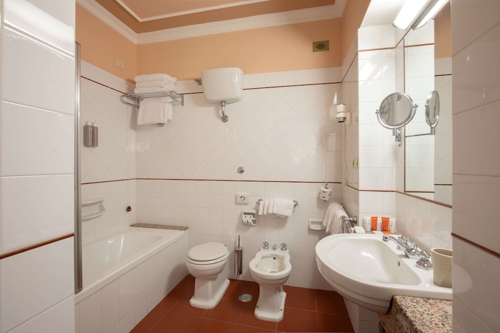 Hotel Canada, BW Premier Collection — Hotel rooms in Rome, Lazio