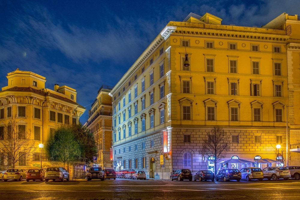 Hotel Canada, BW Premier Collection — Hotel building in Rome, Lazio