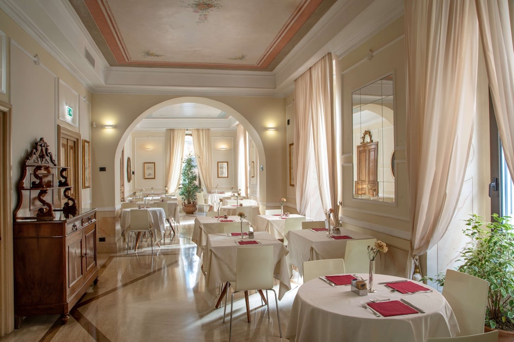 Hotel Canada, BW Premier Collection — Restaurant & bars in Rome, Lazio