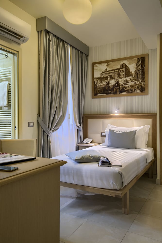 Domus Australia — Hotel rooms in Rome, Lazio