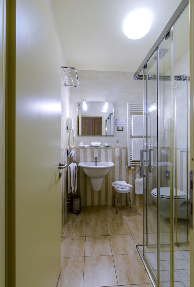 Domus Australia — Hotel rooms in Rome, Lazio