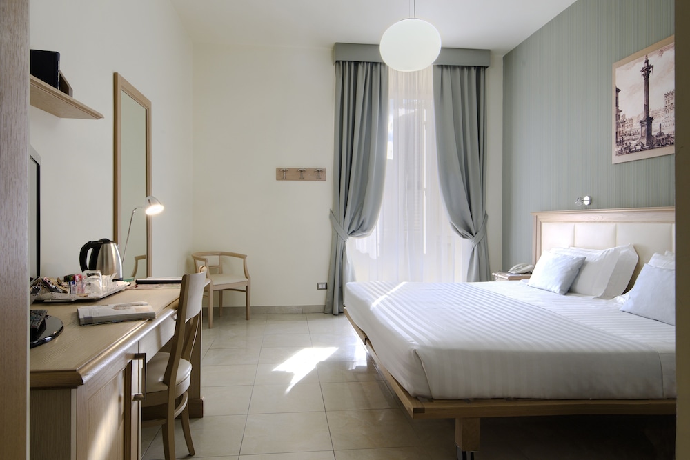 Domus Australia — Hotel rooms in Rome, Lazio