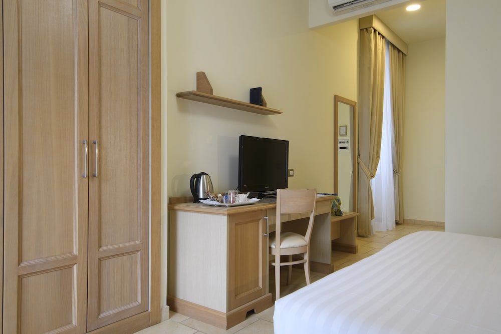 Domus Australia — Hotel rooms in Rome, Lazio