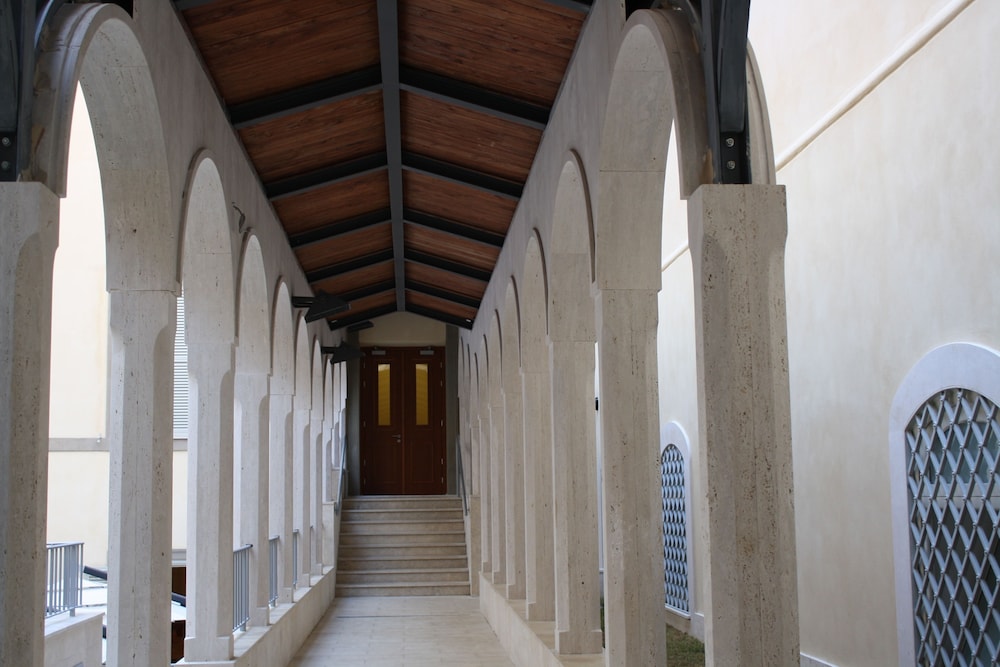 Domus Australia — Hotel building in Rome, Lazio