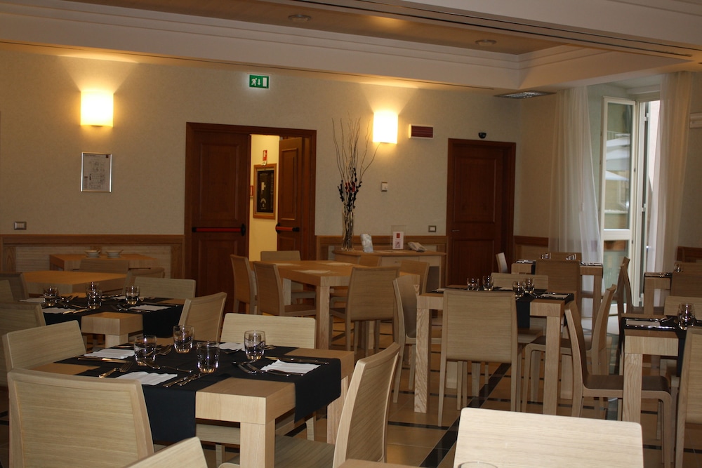 Domus Australia — Restaurant & bars in Rome, Lazio