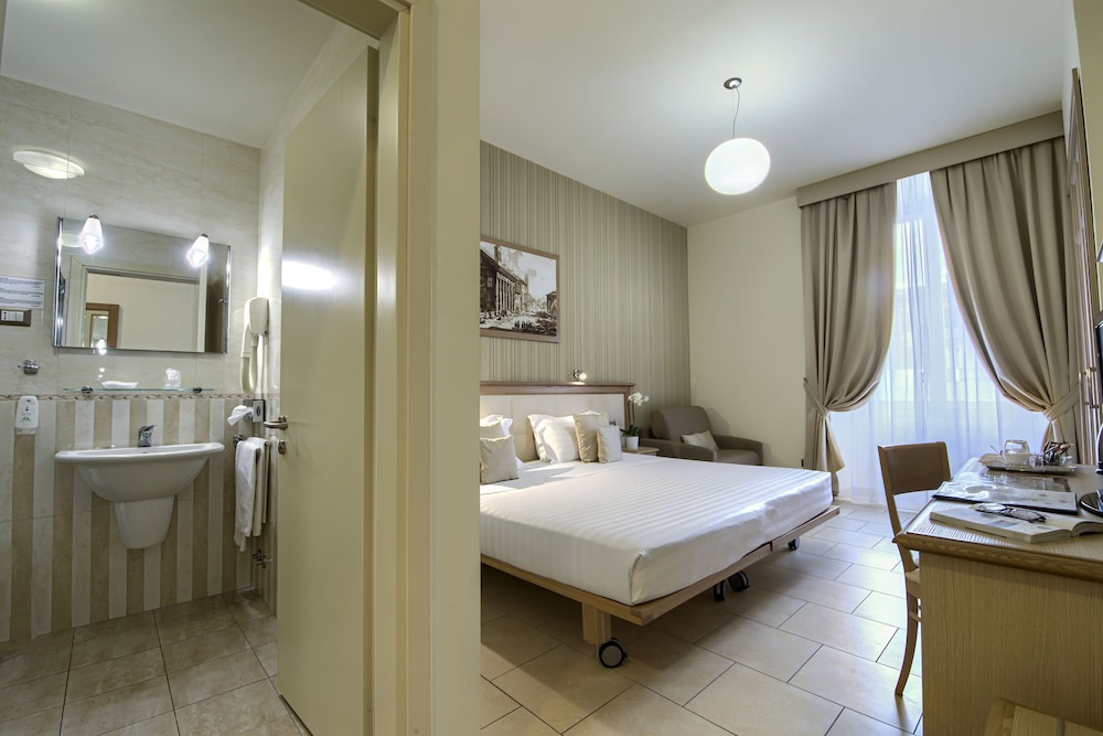 Domus Australia — Hotel rooms in Rome, Lazio
