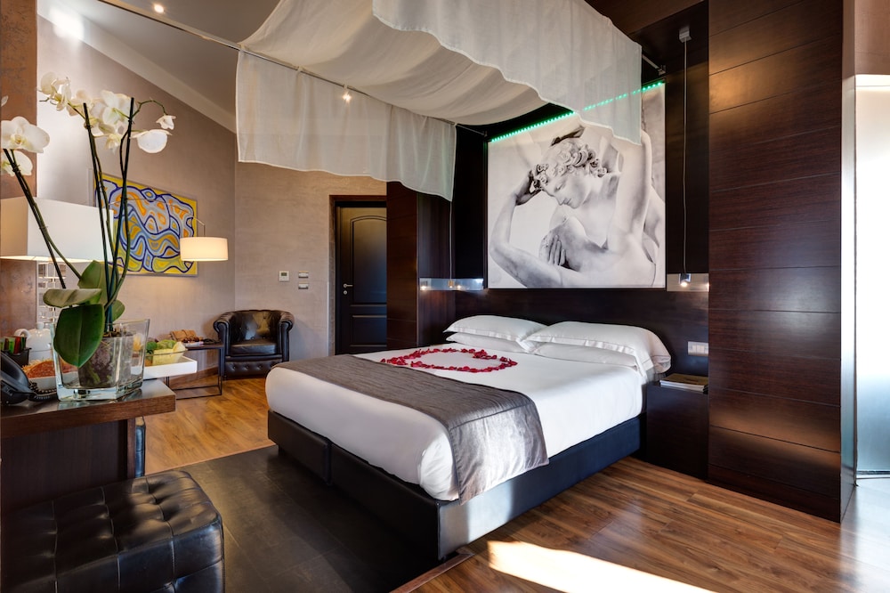 Dharma Luxury Hotel & Spa. — Hotel rooms in Rome, Lazio