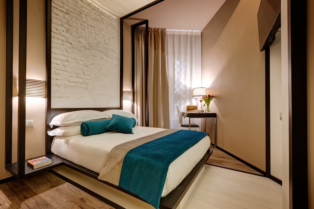 Dharma Luxury Hotel & Spa. — Hotel rooms in Rome, Lazio