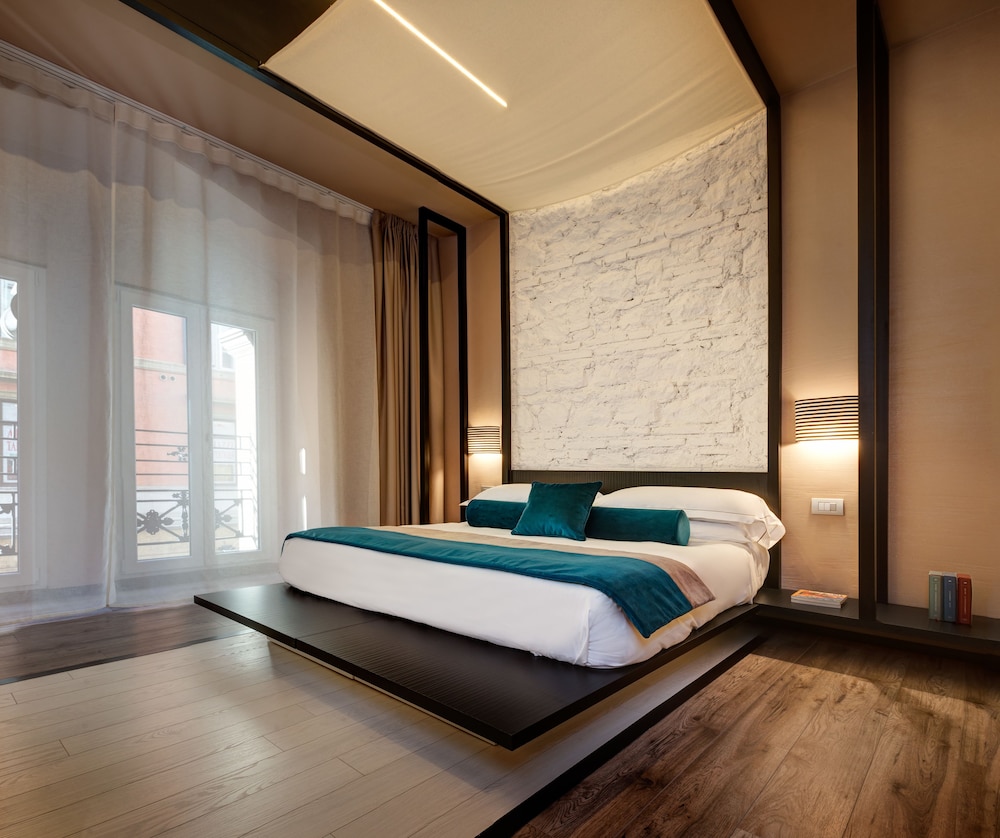 Dharma Luxury Hotel & Spa. — Hotel rooms in Rome, Lazio