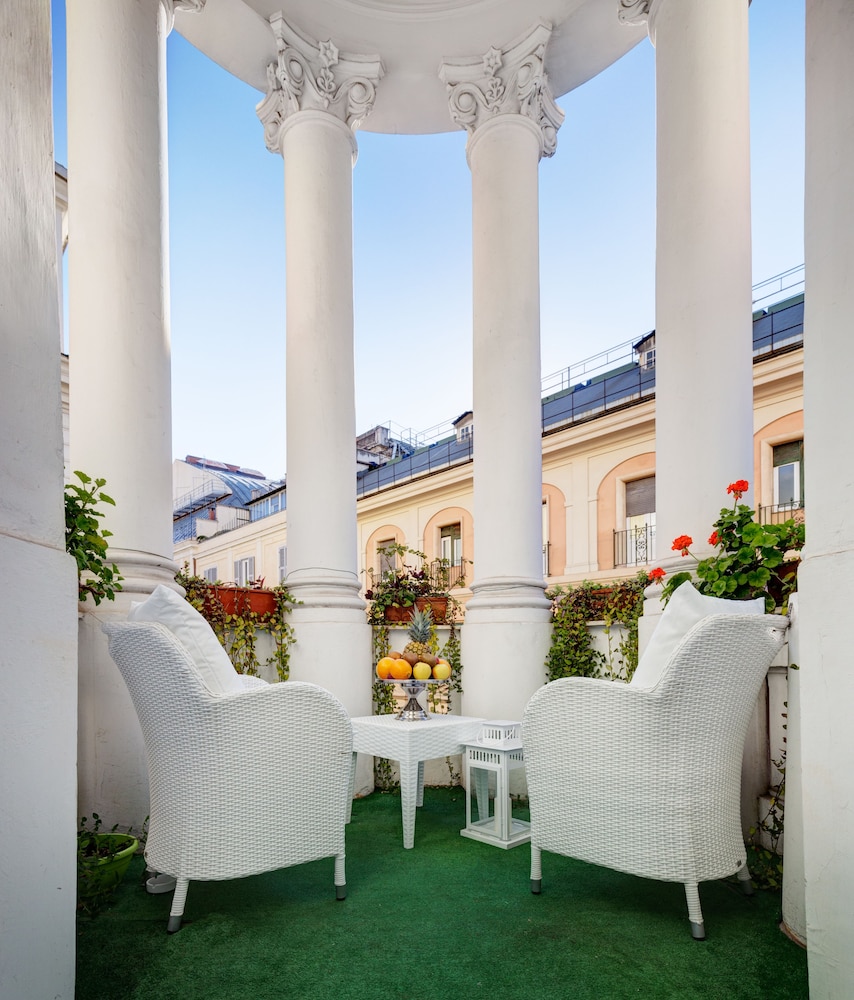 Dharma Luxury Hotel & Spa. — Hotel building in Rome, Lazio