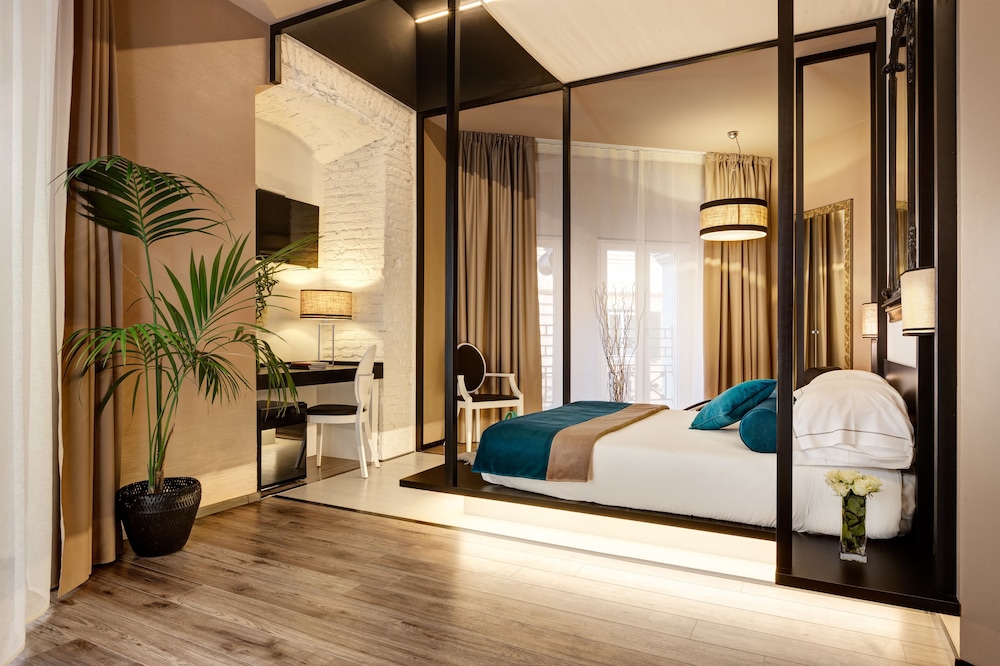 Dharma Luxury Hotel & Spa. — Hotel rooms in Rome, Lazio