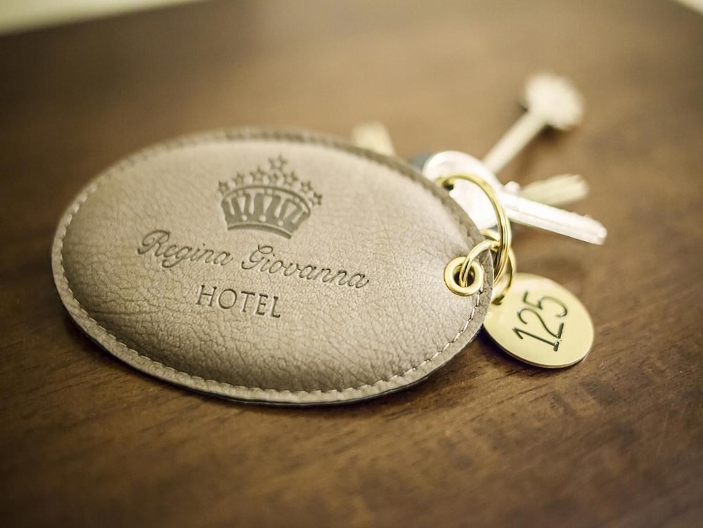 Hotel Regina Giovanna — Hotel rooms in Rome, Lazio