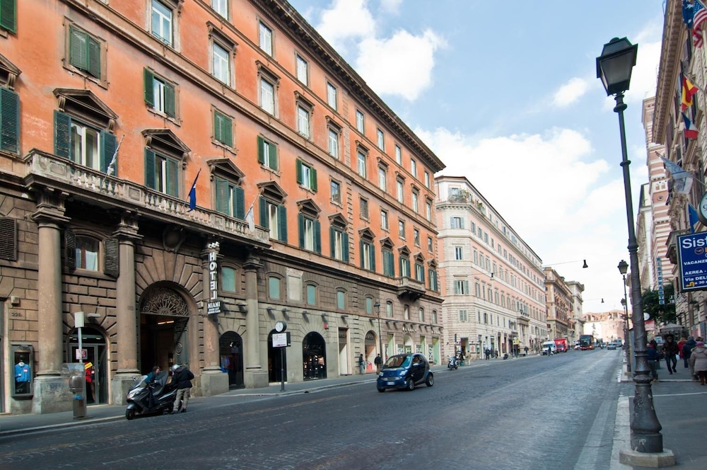 Hotel Regina Giovanna — Hotel building in Rome, Lazio