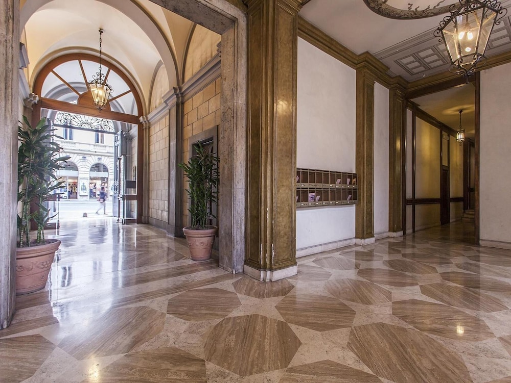 Hotel Regina Giovanna — Hotel building in Rome, Lazio