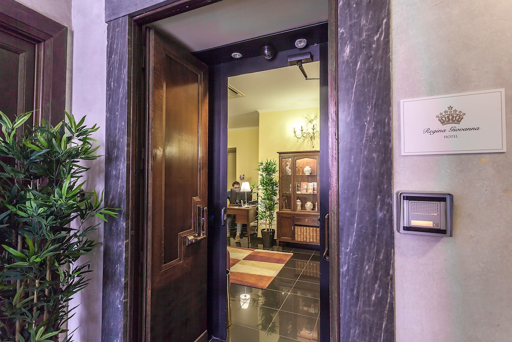 Hotel Regina Giovanna — Hotel building in Rome, Lazio