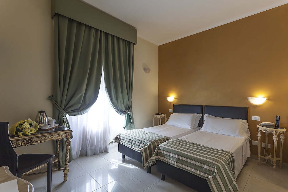 Hotel Regina Giovanna — Hotel rooms in Rome, Lazio