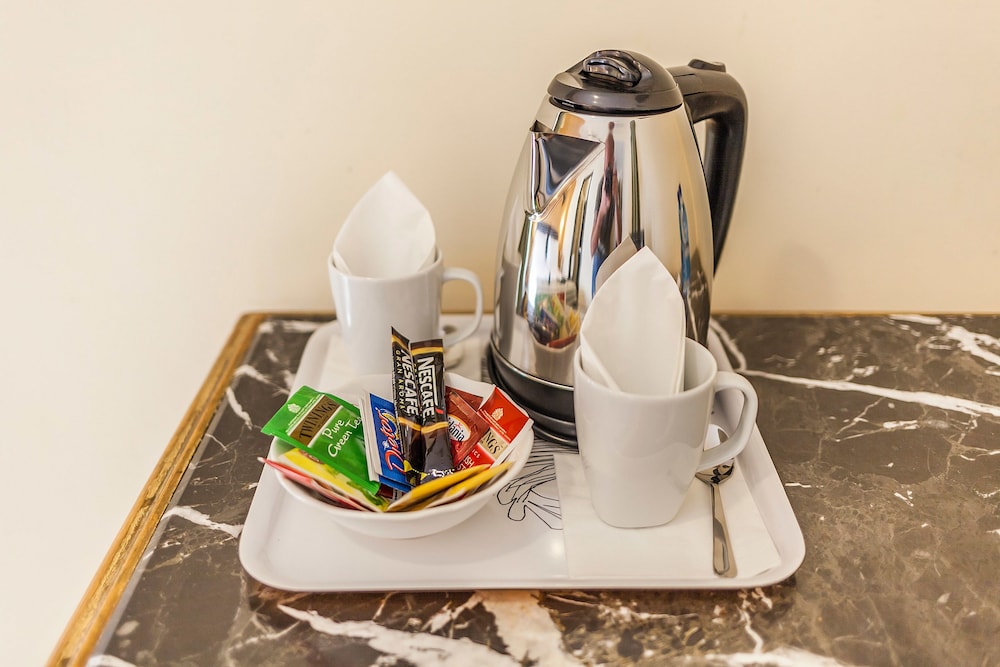 Hotel Regina Giovanna — Hotel rooms in Rome, Lazio