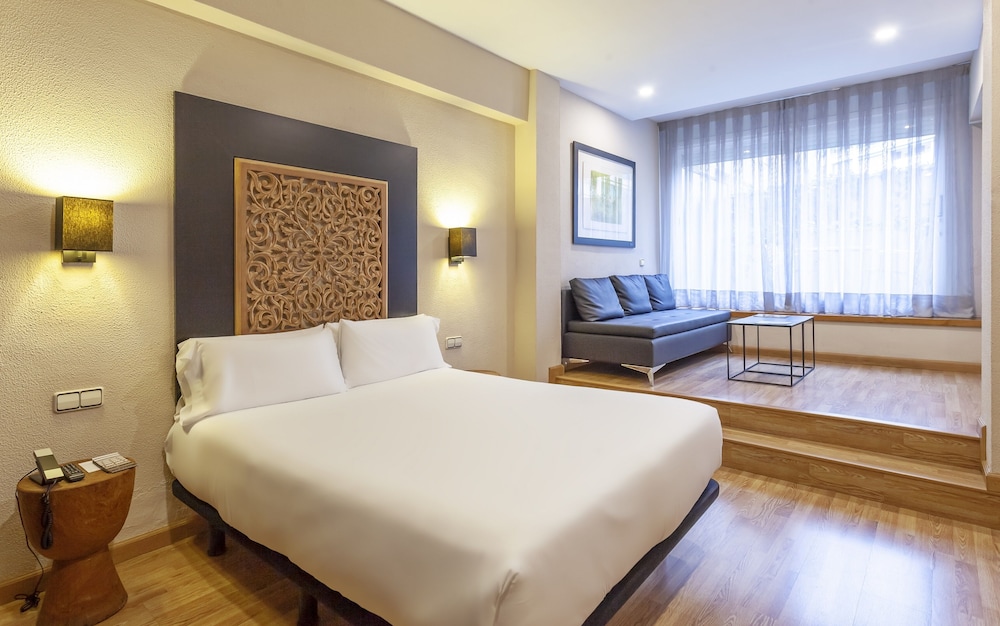 Hotel Derby Barcelona — Hotel rooms in Barcelona, Catalonia