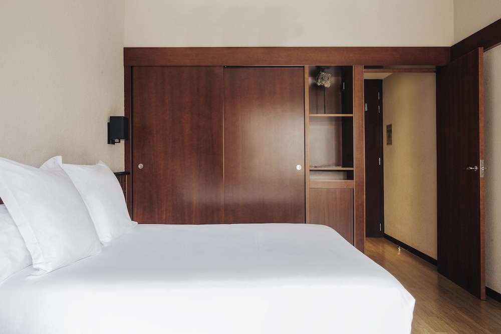 Hotel Derby Barcelona — Hotel rooms in Barcelona, Catalonia
