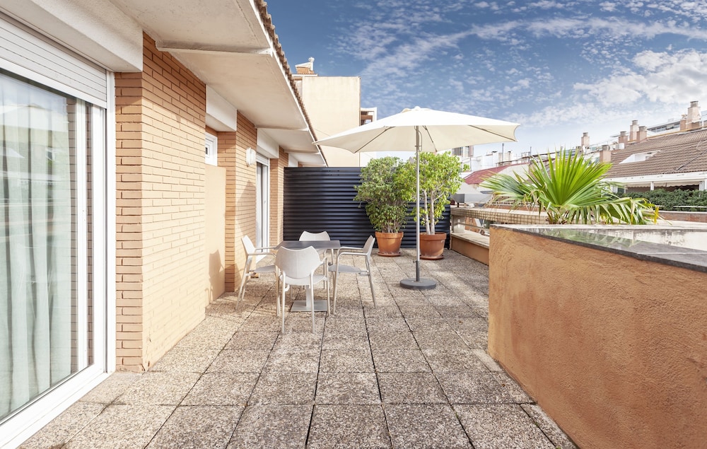 Hotel Derby Barcelona — Hotel building in Barcelona, Catalonia