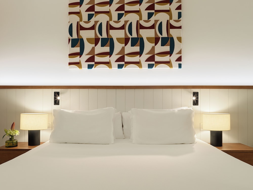 H10 Urquinaona Plaza — Hotel rooms in Barcelona, Catalonia