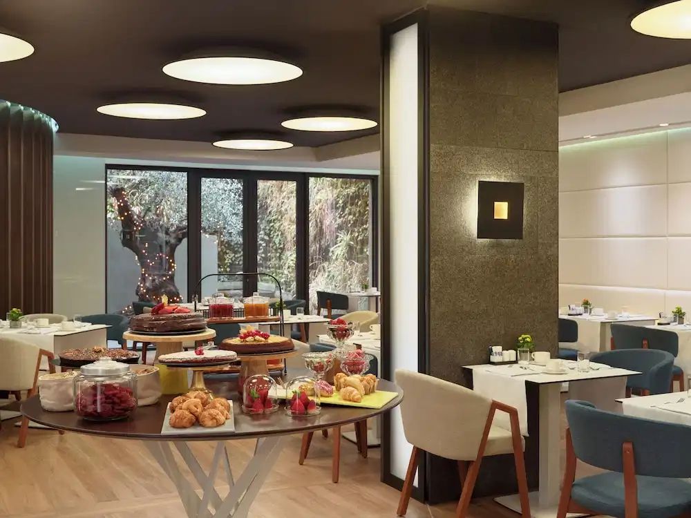 H10 Urquinaona Plaza — Restaurant & bars in Barcelona, Catalonia