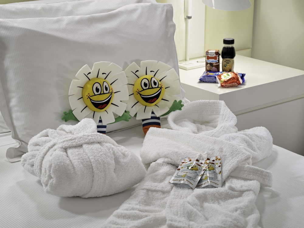 H10 Urquinaona Plaza — Hotel rooms in Barcelona, Catalonia