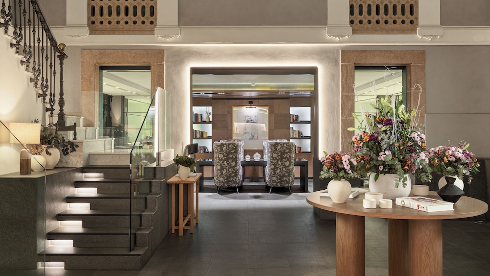 H10 Urquinaona Plaza — Hotel building in Barcelona, Catalonia