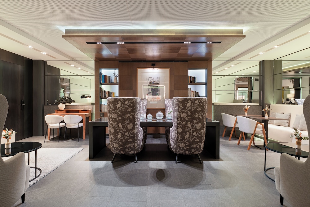 H10 Urquinaona Plaza — Restaurant & bars in Barcelona, Catalonia