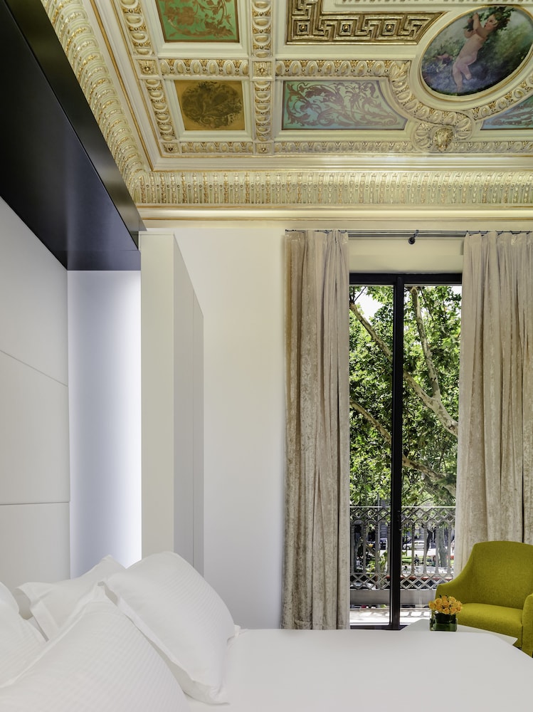 H10 Urquinaona Plaza — Hotel rooms in Barcelona, Catalonia