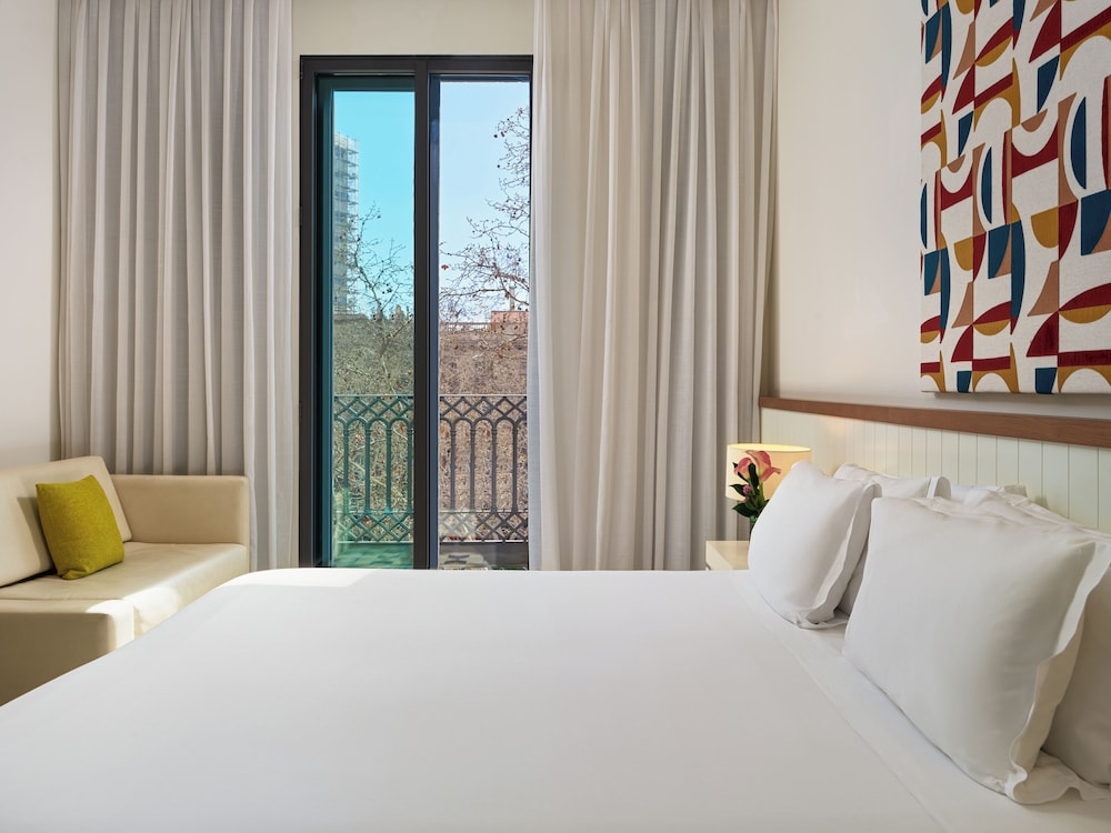 H10 Urquinaona Plaza — Hotel rooms in Barcelona, Catalonia