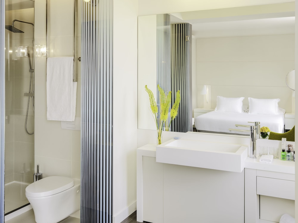 H10 Urquinaona Plaza — Hotel rooms in Barcelona, Catalonia