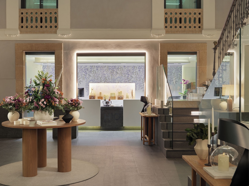 H10 Urquinaona Plaza — Hotel building in Barcelona, Catalonia