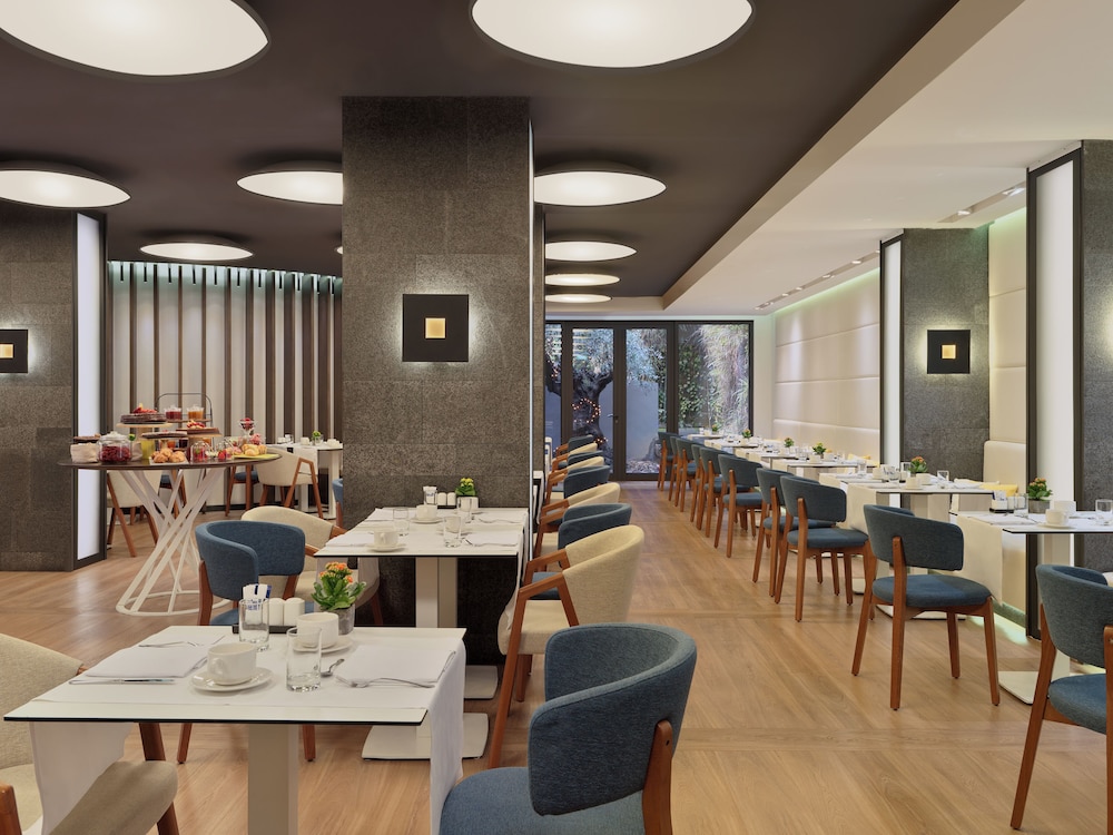 H10 Urquinaona Plaza — Restaurant & bars in Barcelona, Catalonia