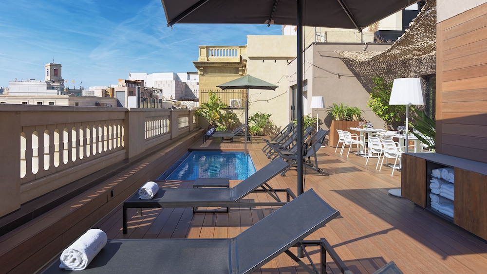 H10 Urquinaona Plaza — Swimming pool in Barcelona, Catalonia