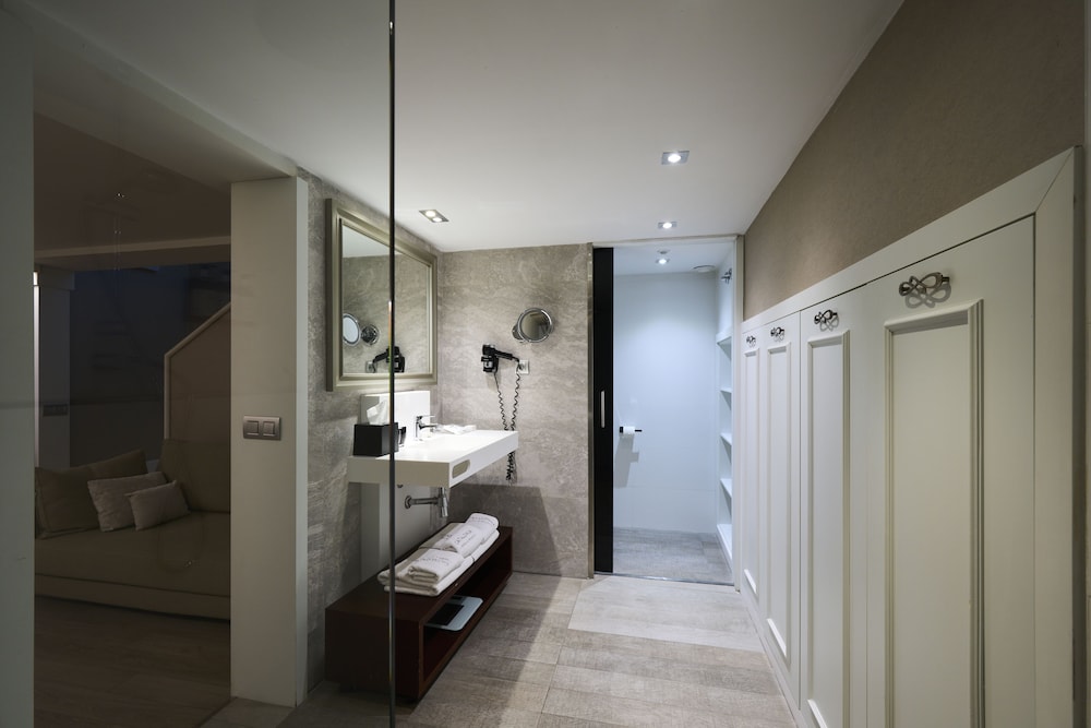 Catalonia Passeig de Gràcia — Hotel rooms in Barcelona, Catalonia