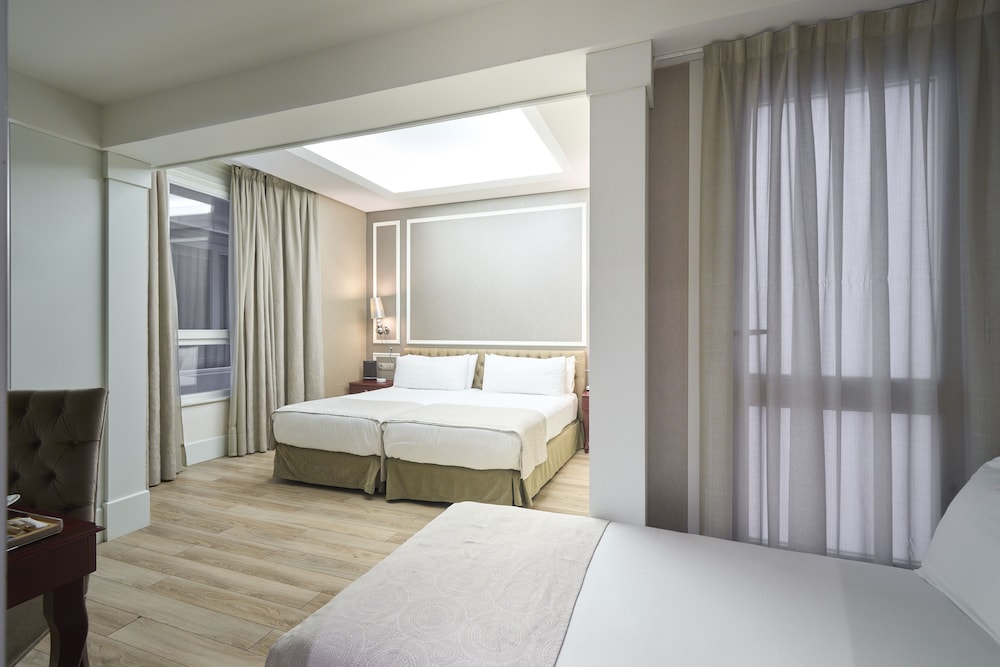Catalonia Passeig de Gràcia — Hotel rooms in Barcelona, Catalonia