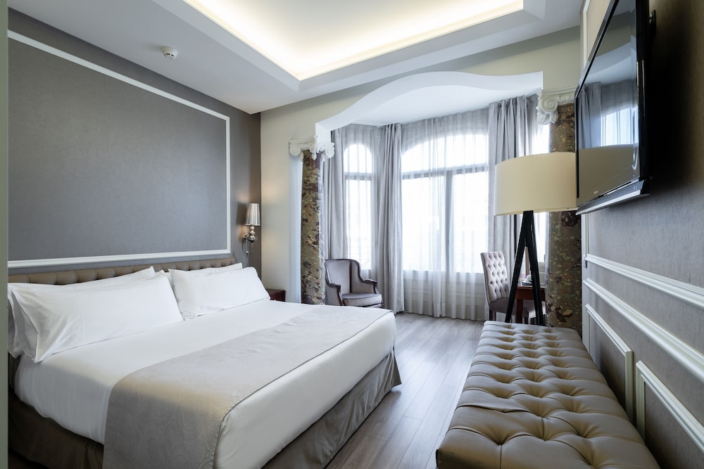 Catalonia Passeig de Gràcia — Hotel rooms in Barcelona, Catalonia