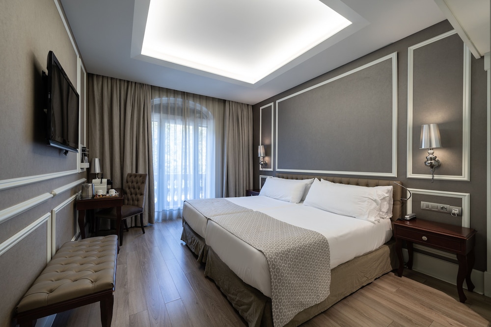 Catalonia Passeig de Gràcia — Hotel rooms in Barcelona, Catalonia