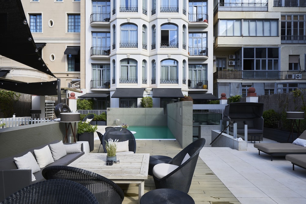 Catalonia Passeig de Gràcia — Swimming pool in Barcelona, Catalonia
